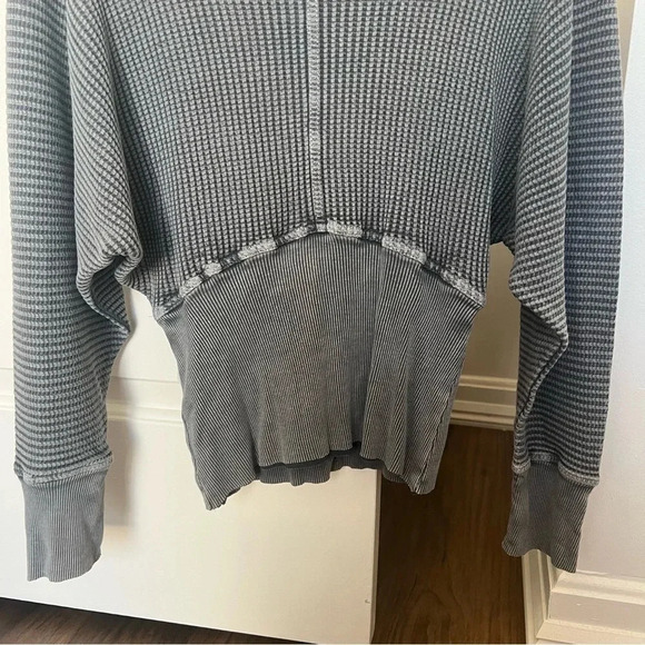 Free People Remy Pullover Top- Size XS; Never Worn; Like New Condition - Picture 3 of 7